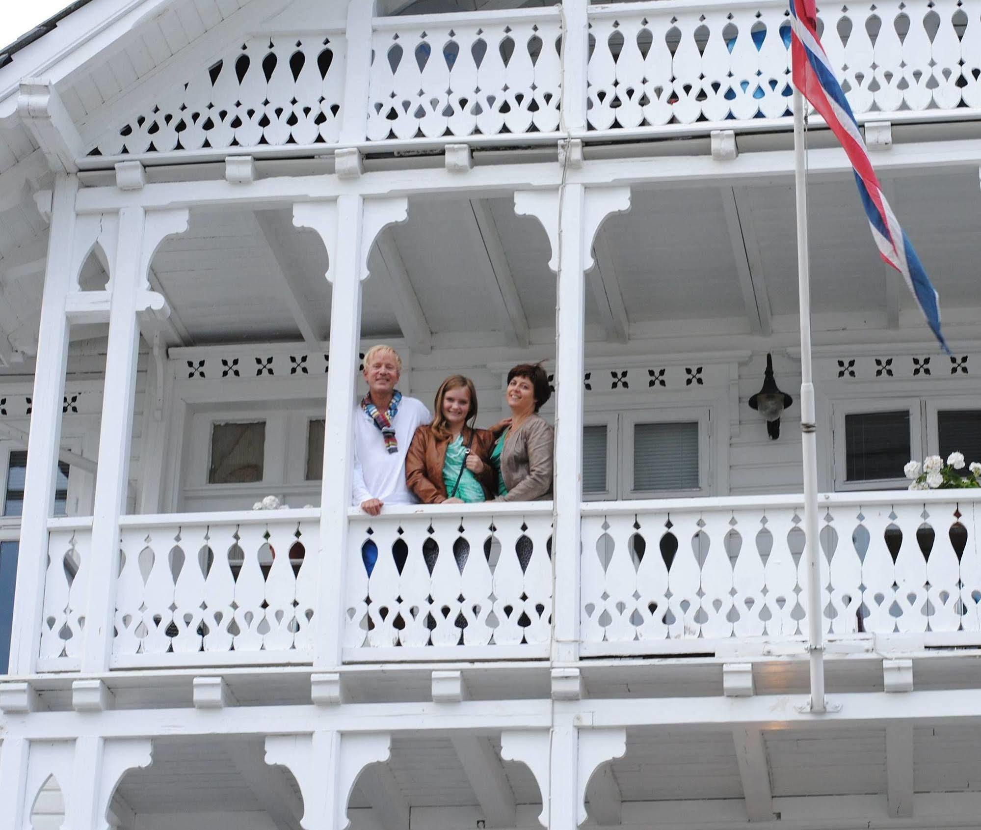 Rosendal Turisthotell ภายนอก รูปภาพ